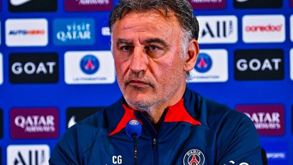 Técnico do PSG e seu filho são presos por discriminação racial e religiosa