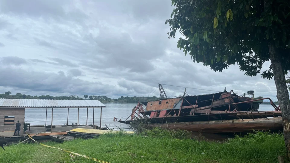 Vídeo: garimpeiro morre e dois ficam feridos em explosão de draga no AM