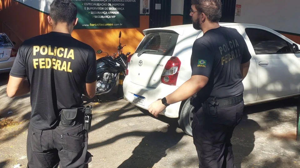 Formação Legal: PF fiscaliza escolas de formação de vigilantes em Manaus