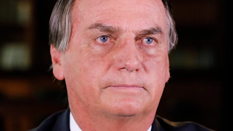 Bolsonaro afirma que vai à posse de Milei mesmo se Lula participar