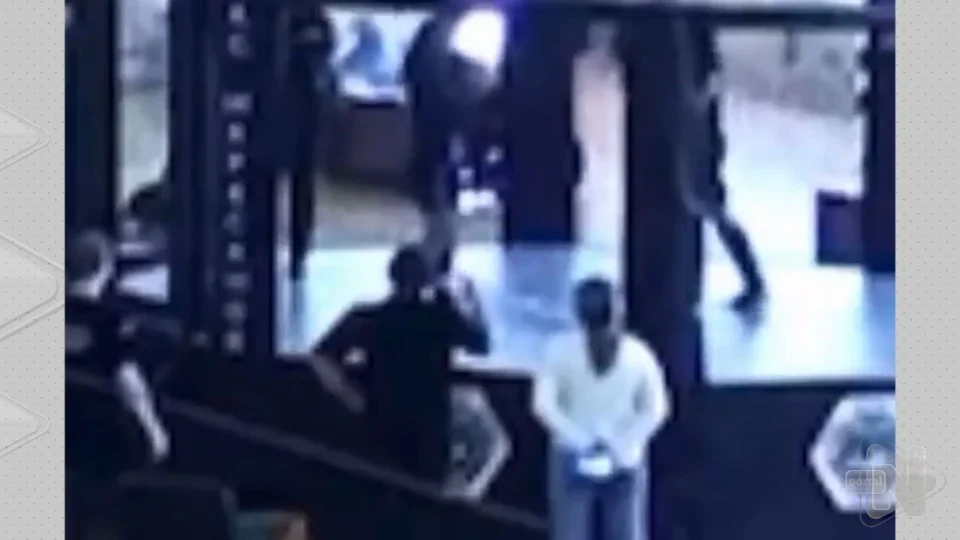 MMA: lutador de 16 anos morre ao ser nocauteado na Rússia; veja vídeo