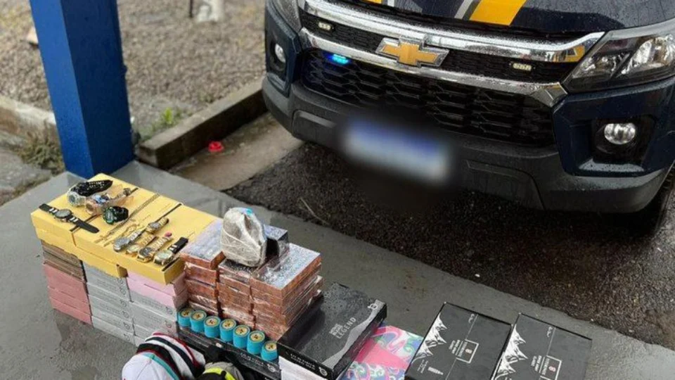 PRF apreende cocaína e 1,8 mil perfumes falsificados em Roraima