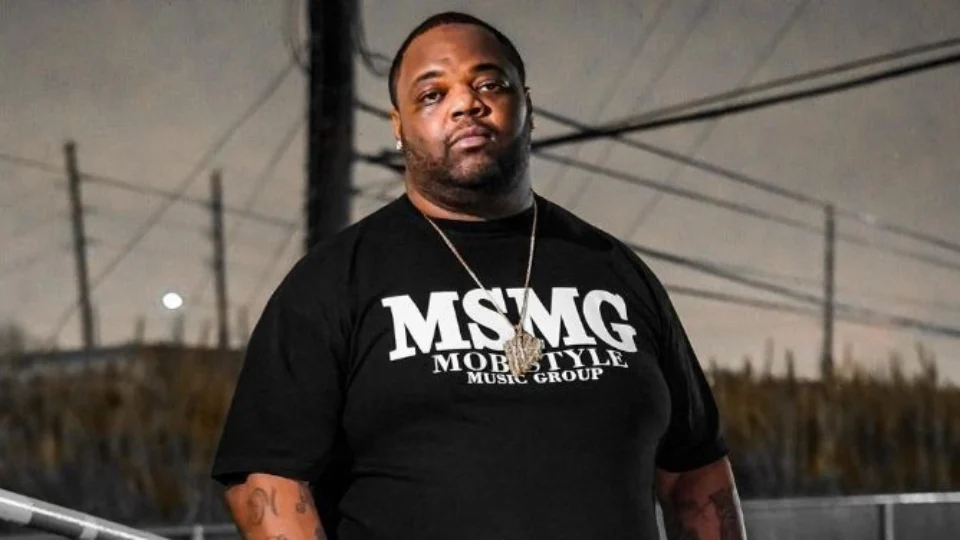 Vídeo: rapper Big Pokey desmaia e morre no palco durante show nos EUA