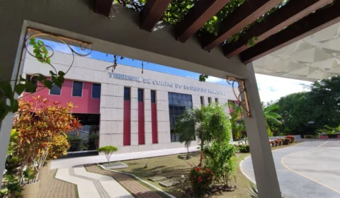 TCE-AM: reajuste salarial e novos cargos para servidores são aprovados