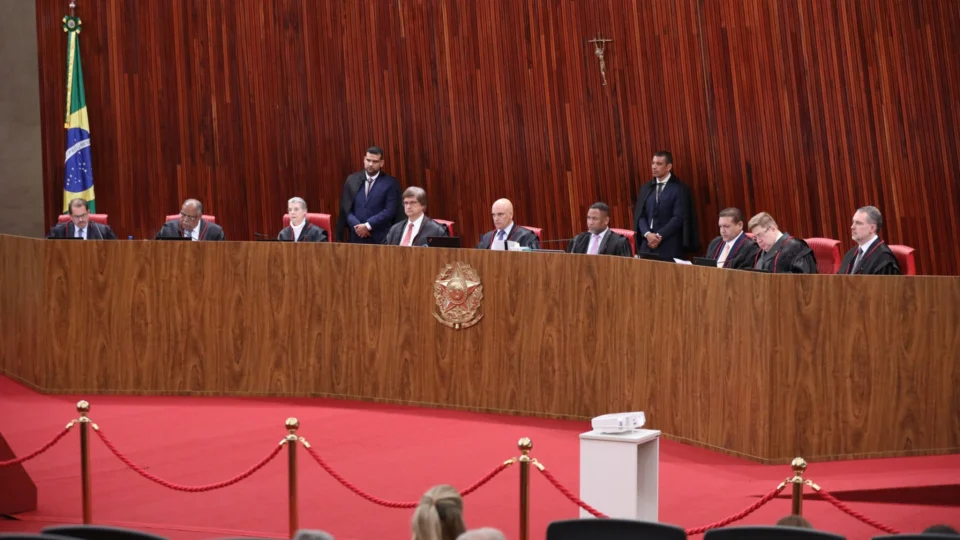 Lula nomeou cinco ministros que vão julgar inelegibilidade de Bolsonaro