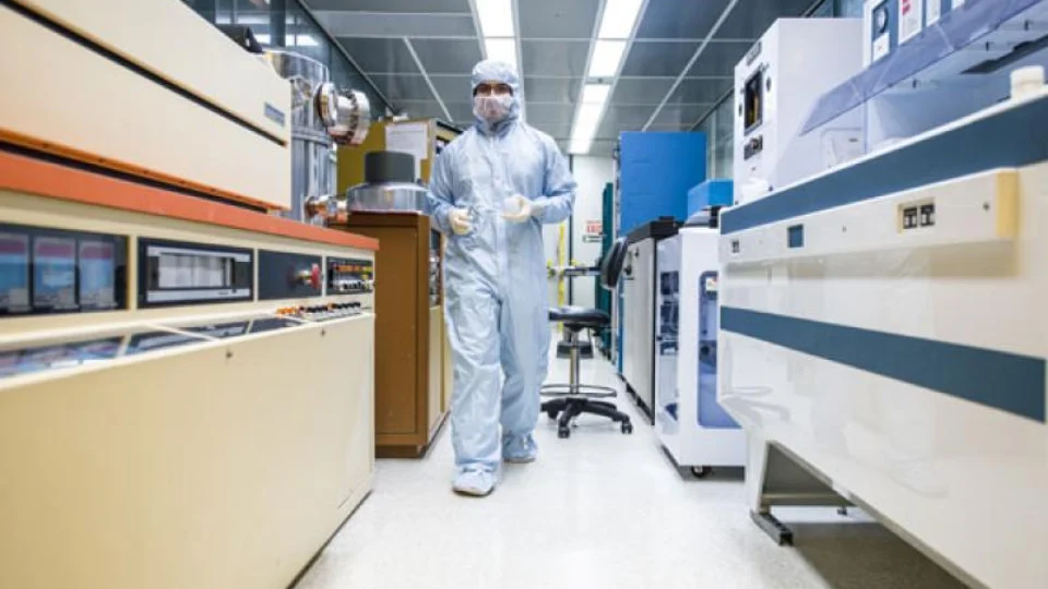 Zelador desliga freezer e universidade perde 20 anos de pesquisas nos EUA