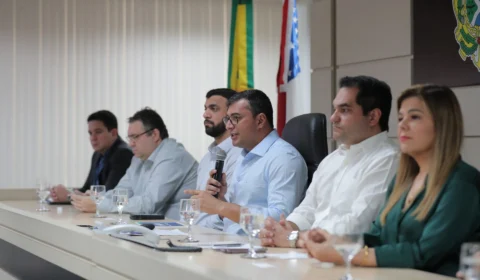 AM anuncia reajuste de 8% para profissionais da educação da rede pública