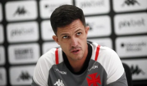 Crise no Vasco: Maurício Barbieri é demitido; STJD determina jogos de portões fechados