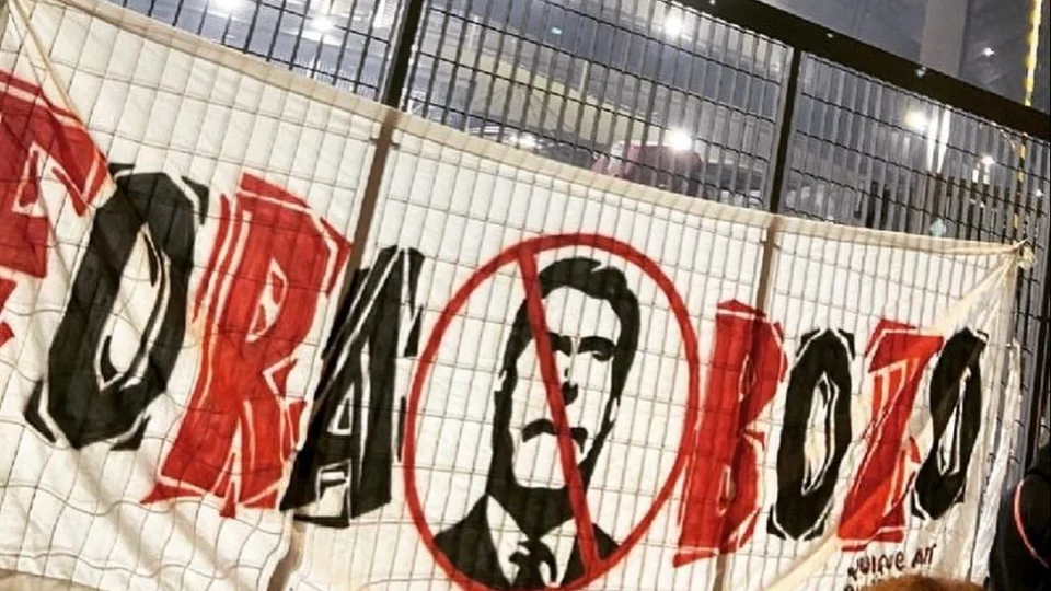 Bolsonaro vai ao Morumbi e torcida o recebe com gritos e xingamentos
