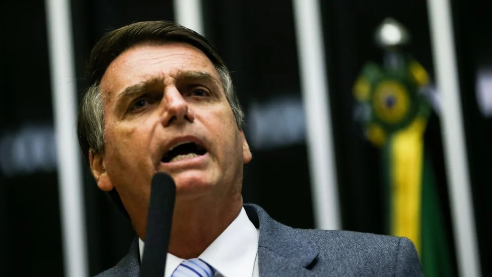 Ministro do TSE nega pedido de defesa de Bolsonaro sobre minuta do golpe