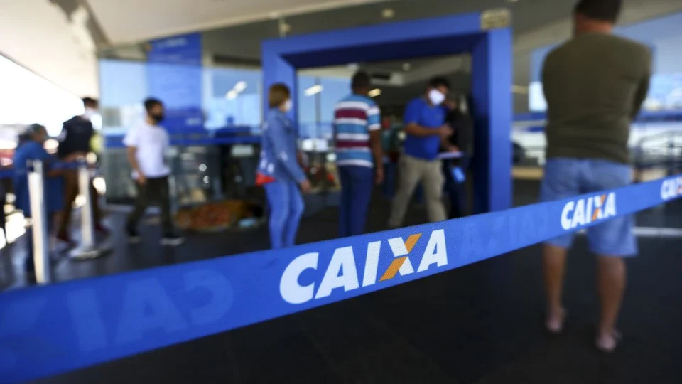 Desenrola Brasil: Caixa já retirou 225 mil clientes do negativo na 1ª fase