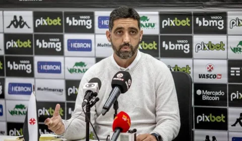 Luiz Mello, do Vasco, se defende de acusações de torcer pelo Flamengo