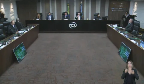 Contas do governo Bolsonaro são aprovadas com ressalvas pelo TCU