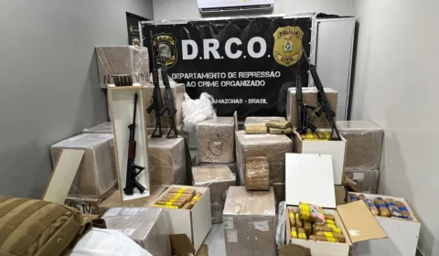 Em Manaus, mais de 1,5 tonelada de drogas e fuzis são apreendidos em caminhão