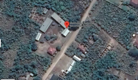 Grupo ataca escola de Uganda deixando 41 mortos, dos quais 38 são estudantes