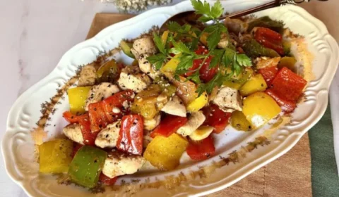 Receita Fácil – Frango colorido: opção prática pronta em 80 minutos