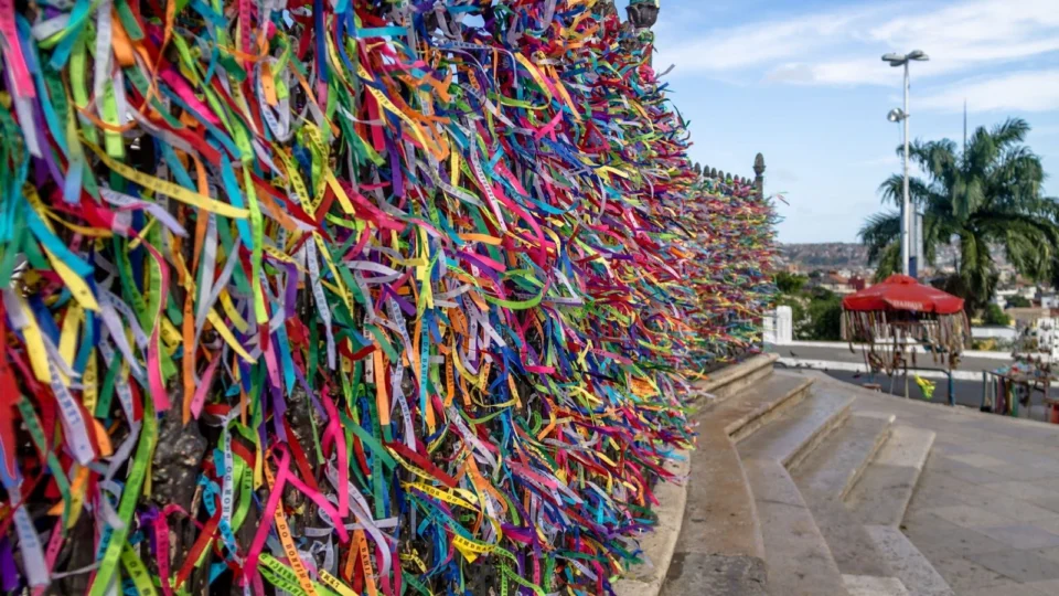 VÍDEO: acidente entre micro-ônibus e ônibus deixa feridos em Manaus