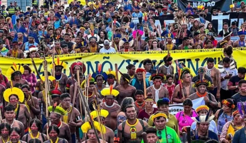 Indígenas bloqueiam rodovias e fazem atos contra marco temporal