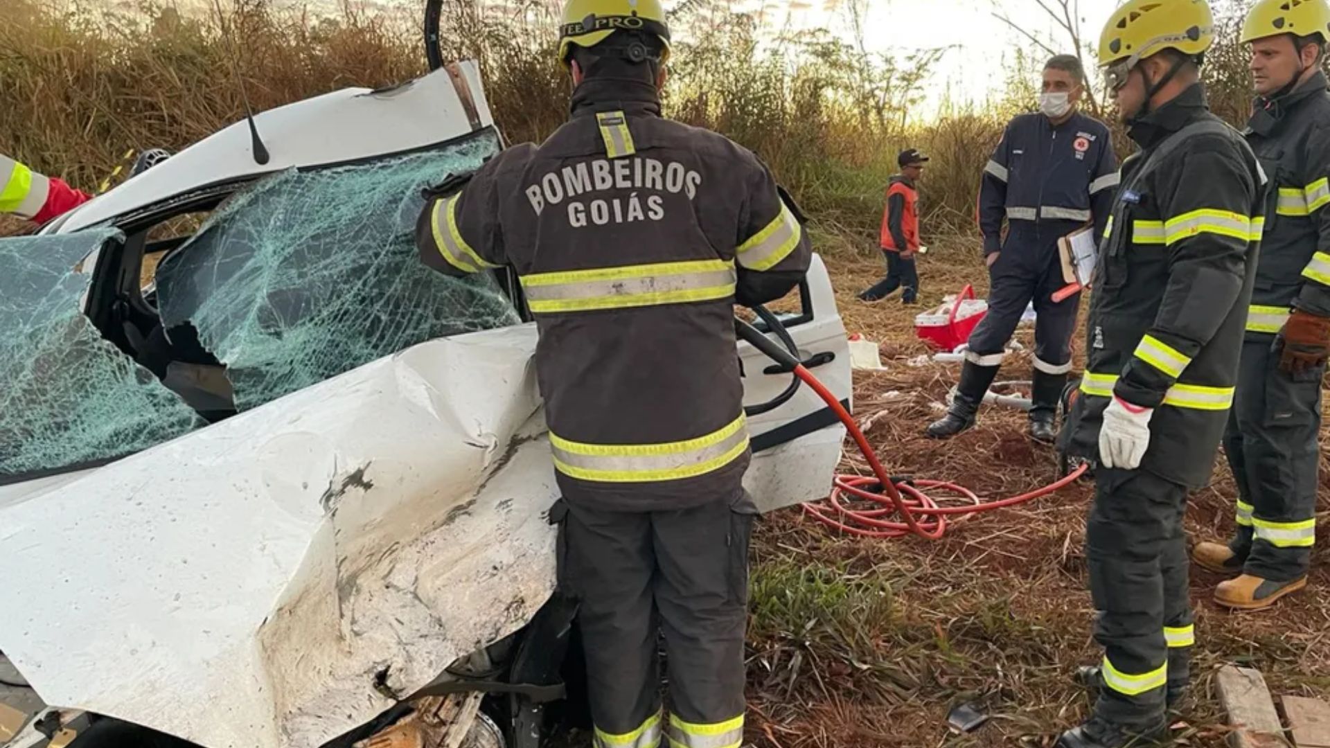 Jovem - Acidente deixa mortos na BR-153, em Rialma - Foto: Divulgação/Corpo de Bombeiros