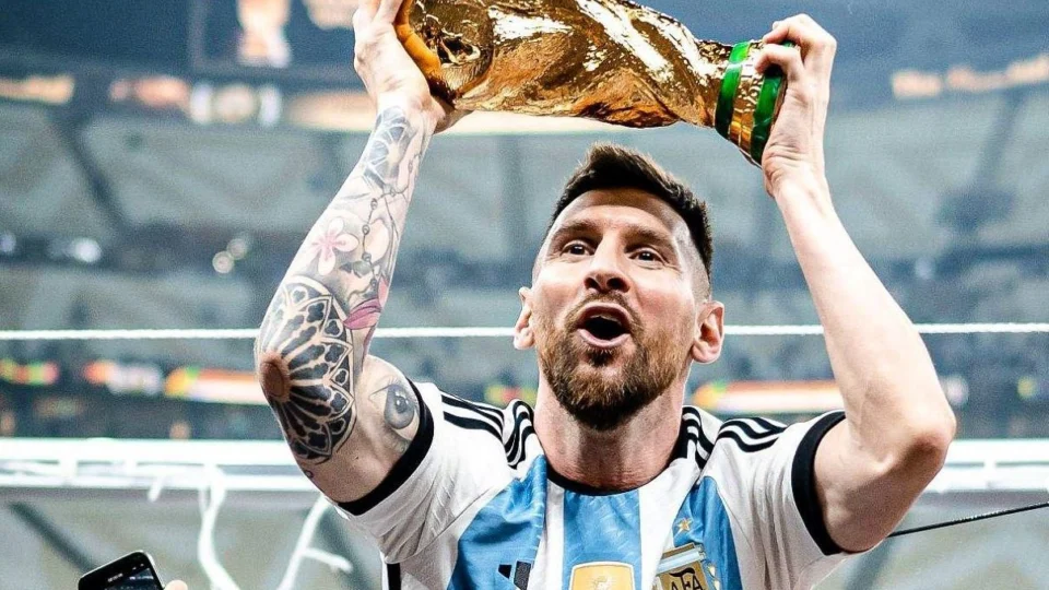 Messi faz história com gol relâmpago em amistoso da Argentina; confira