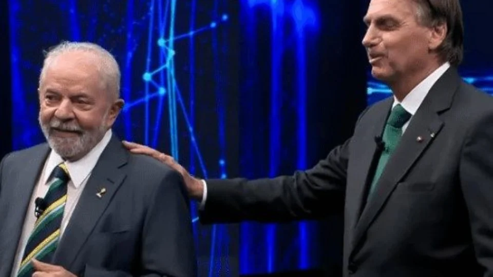 Bolsonaro é condenado a pagar multa por associar Lula ao PCC