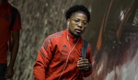 Marinho decide que vai cumprir contrato no Flamengo