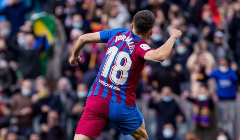 Pai de Messi diz que craque quer voltar a jogar pelo Barcelona