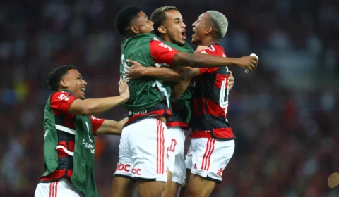 Libertadores: ‘Pratas da casa’ marcam e Flamengo vence o Racing por 2 a 1