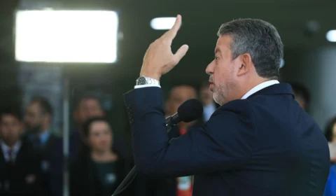 Reforma tributária: ‘Não vamos transformar numa batalha’, diz Lira