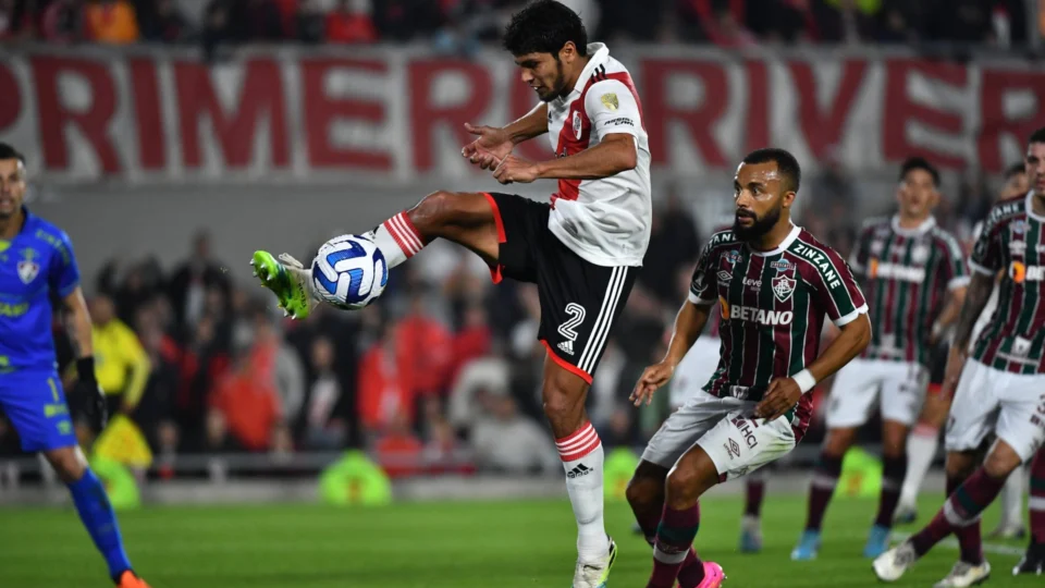 Fluminense perde para o River Plate por 2 a 0 e adia chance de classificação