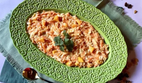 Receita Fácil – Salada de repolho com manga: opção prática pronta em 15 min