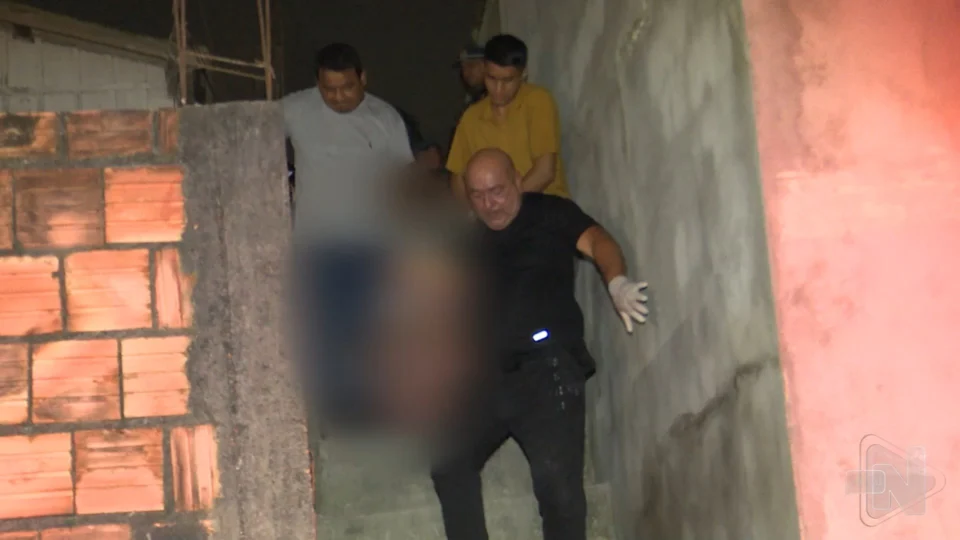 VÍDEO: suspeitos matam homem com 17 tiros dentro de residência em Manaus