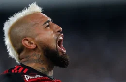 Arturo Vidal assina com Athletico-PR e deixa o Flamengo