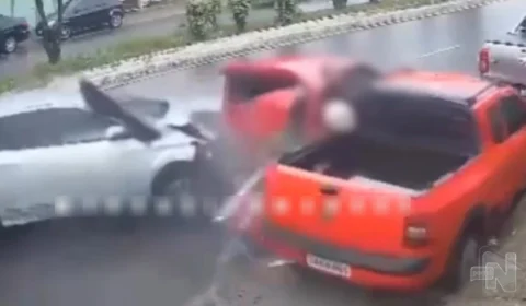 VÍDEO: vítima quase é esmagada em acidente envolvendo três veículos em Manaus