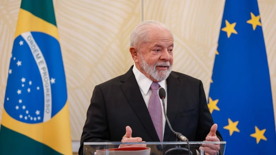 Com dores no quadril, presidente Lula (PT) faz infiltração em hospital de SP