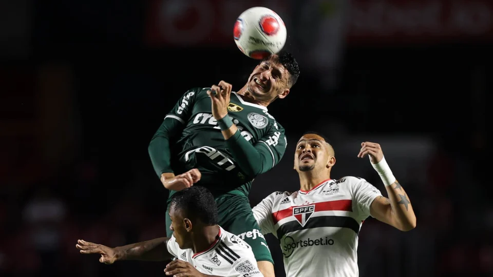 Palmeiras x São Paulo: confira escalações e horário do jogo nesta quinta, 13