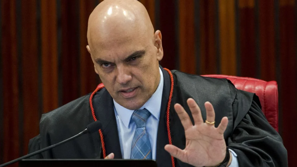 Moraes vota para condenar mais 5 réus dos atos golpistas de 8/1