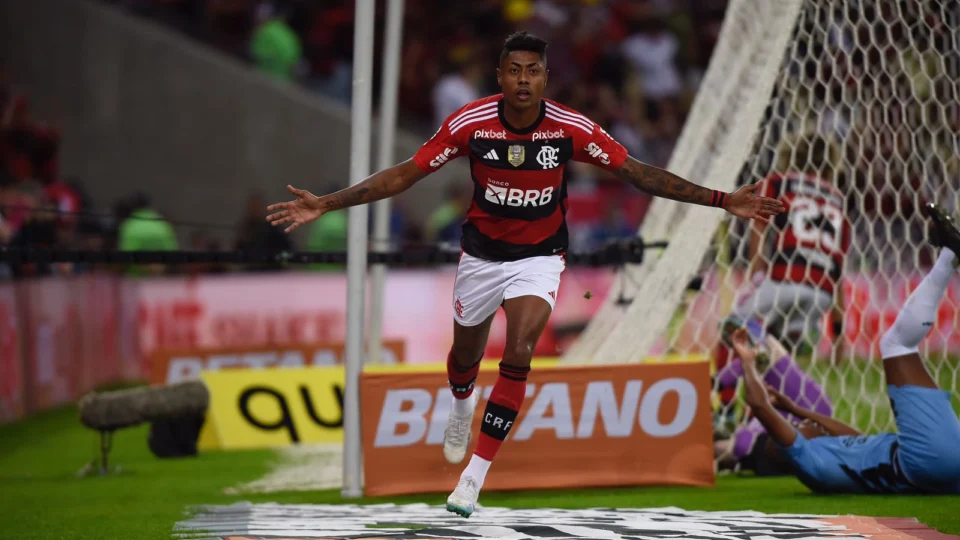 Bruno Henrique se recupera e deve reforçar o Flamengo contra o América-MG