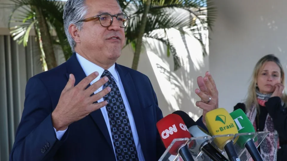 Governo e câmara combinam votação de marco fiscal e carf para sexta (7)