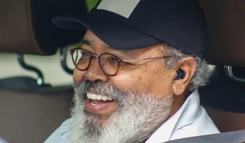 Cantor Jorge Aragão é diagnosticado com câncer no sistema linfático