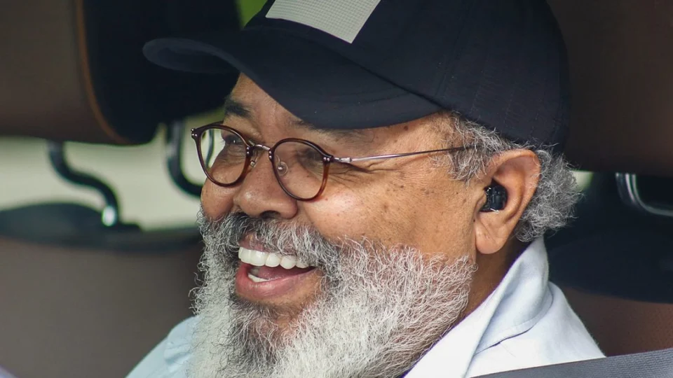 Cantor Jorge Aragão é diagnosticado com câncer no sistema linfático