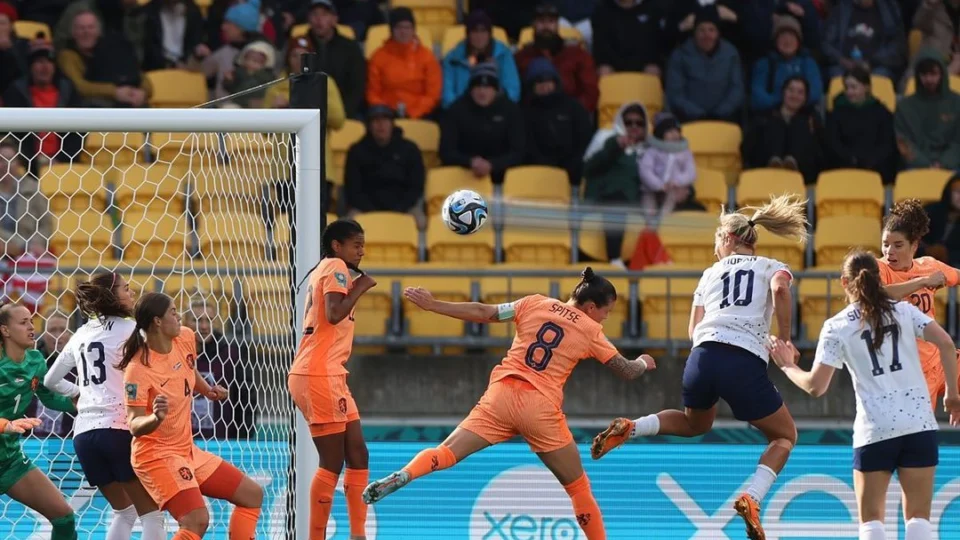 Estados Unidos empata com Holanda e permanece na liderança do Grupo E da Copa