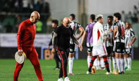 Preparador físico do Flamengo, Fernández pede desculpa por soco em Pedro