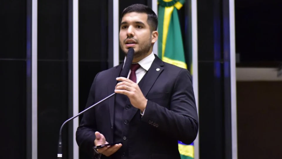 PGR defende arquivamento de inquérito contra deputado André Fernandes