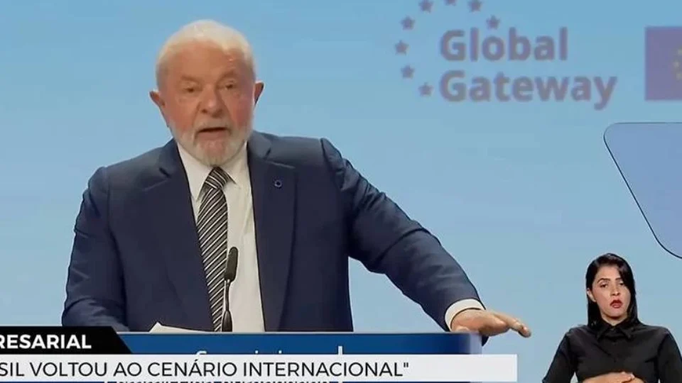 Lula defende regulação das plataformas digitais na Cúpula América Latina-UE
