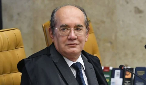 Ministro Gilmar Mendes anula arquivamento de ação contra Bolsonaro