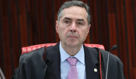 Barroso leva julgamento sobre aborto ao plenário físico do STF