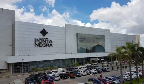 Mulher é agredida por suposta ‘pedinte’ dentro de shopping em Manaus