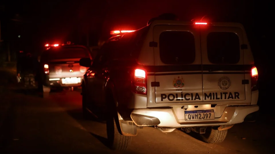 Homem é brutalmente espancado a ripadas em Rio Branco