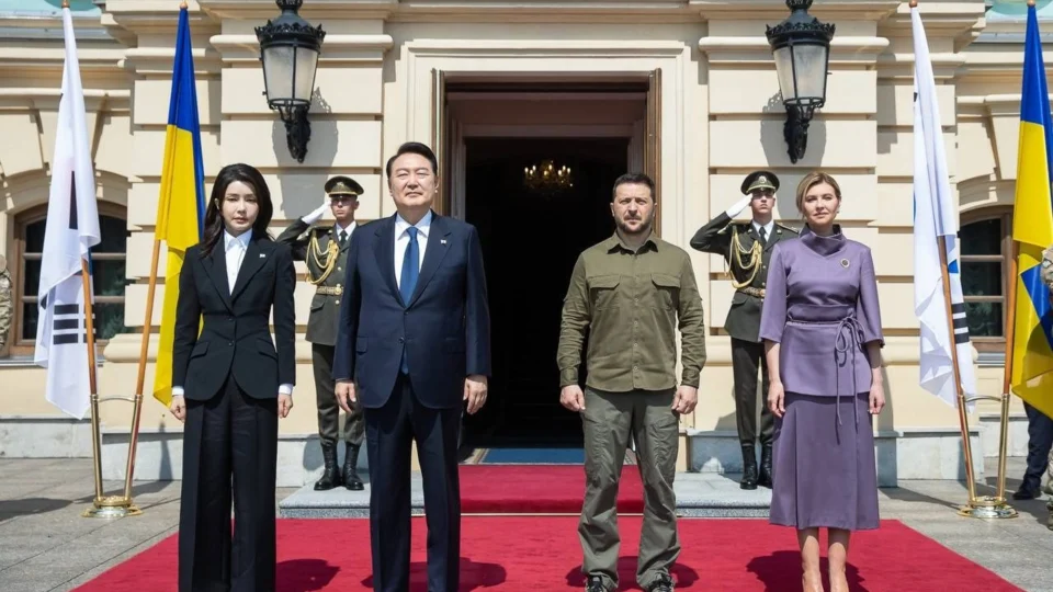 Presidente da Coreia do Sul faz visita inusitada à Ucrânia em sinal de apoio